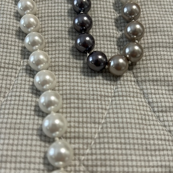 Necklace pearls - Picture 3 of 3